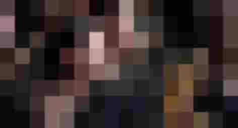 Blasmusikanten in Tracht musizieren im Freien, Musikverein Niedernsill, Gemeinschaft und Tradition